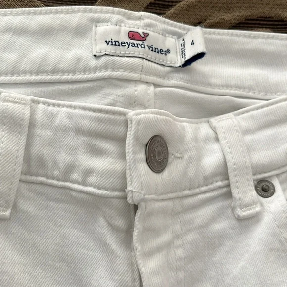 Vineyard vines white jeans! - Picture 2 of 8